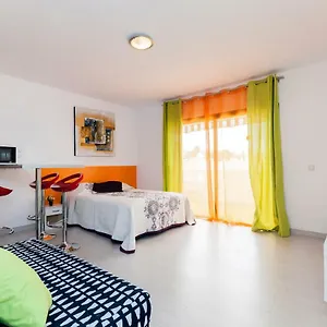 https://costa-adeje-mareverde-resort-complex-f16.adeje-hotels.com